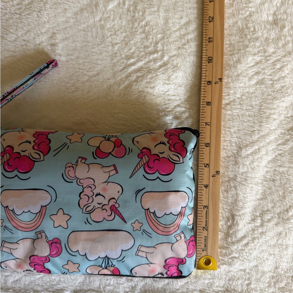 Foldable Unicorn Print Travel Weekender - Picture 12 of 12